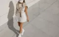 Tenniscore: come portare l'estetica tennis senza effetto costume